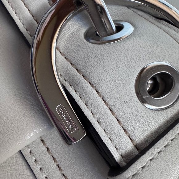 Coach Elegant Off White Leather Shoulder Bag Soho Authentic - Picture 16 of 17